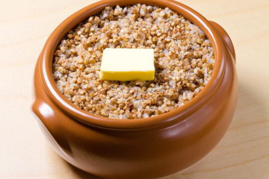 Рецепт гречки в горшочках со свининой и с грибами