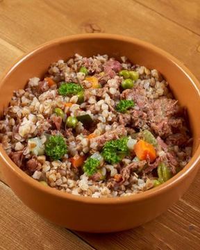 Гречневая каша с тушенкой