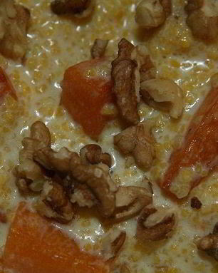 Кукурузная каша с тыквой и грецкими орехами