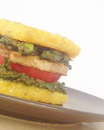 Полента с авокадо, тофу и томатом