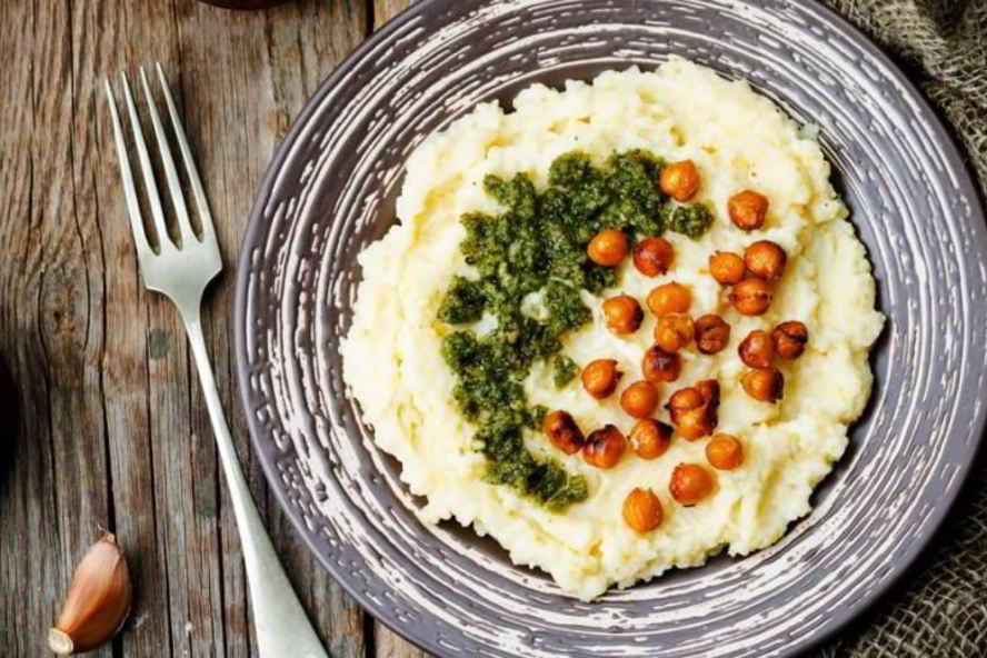 Рецепт поленты с сыром, песто и нутом