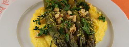 полента со спаржей, голубым сыром и грецкими орехами. Шаг 6