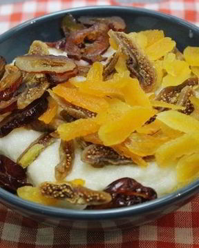 Манная каша с фруктами