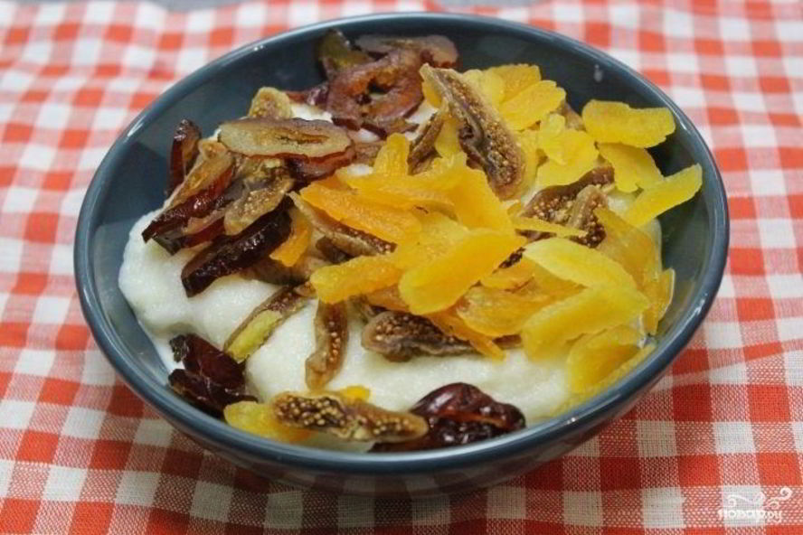 Рецепт манной каши с фруктами