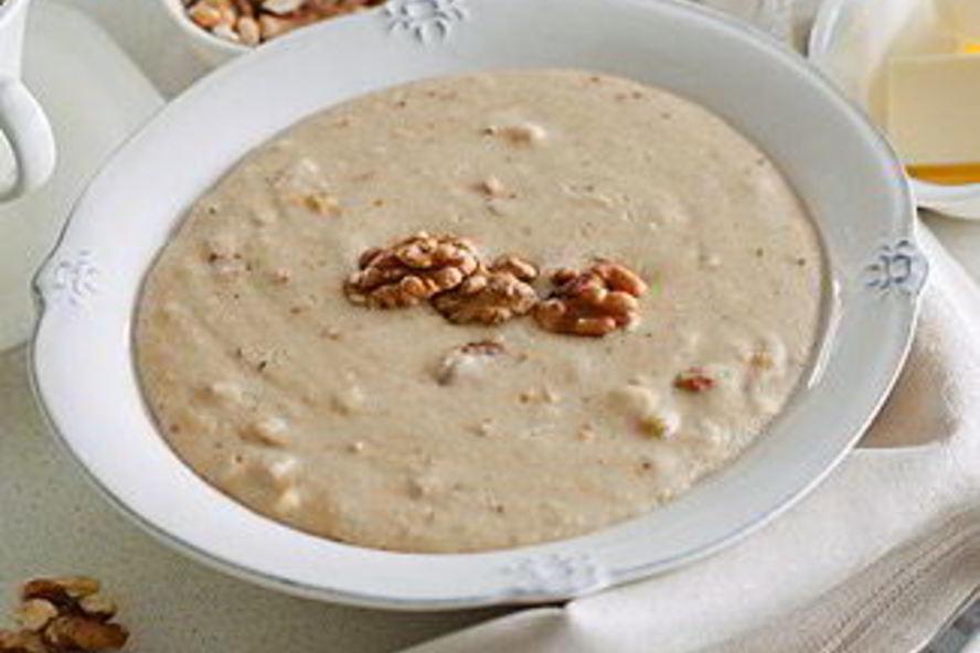 Рецепт манной каши с орехами в мультиварке