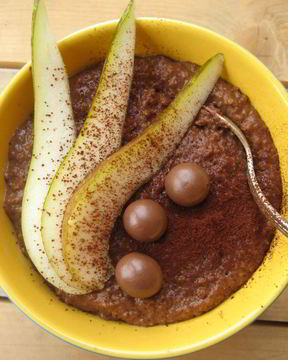 Овсяная каша с грушей и шоколадом
