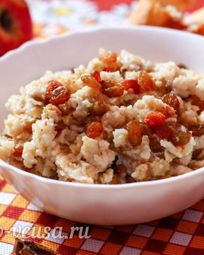 Овсяная каша с изюмом
