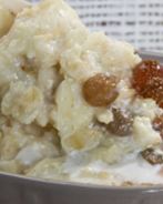 Овсяная каша с яблоком и изюмом