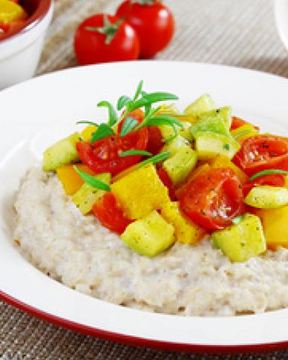 Овсяная каша с запеченными овощами и розмарином