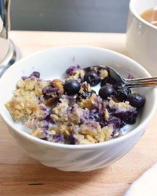 Запеченная овсянка с черникой и бананом