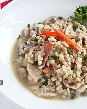 Перловая каша с грибами и беконом