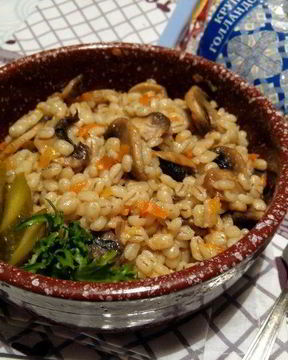 Перловая каша с грибами в духовке