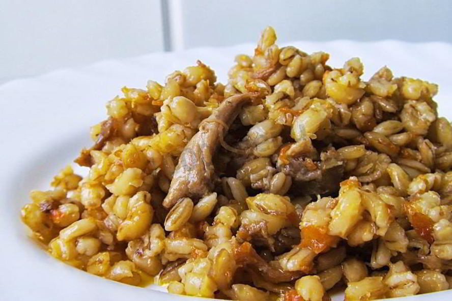 Рецепт перловой каши с тушенкой