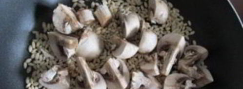 перловка с грибами в горшочке. Шаг 4