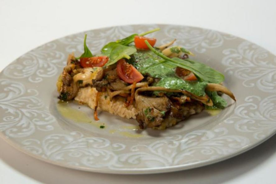 Рецепт перловки с вешенками под соусом из шпината