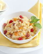 Пшенная каша с тыквой, корицей и вяленой вишней в мультиварке