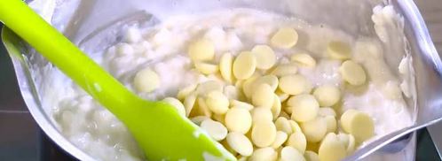 рисовая каша с белым шоколадом и запеченными персиками. Шаг 5