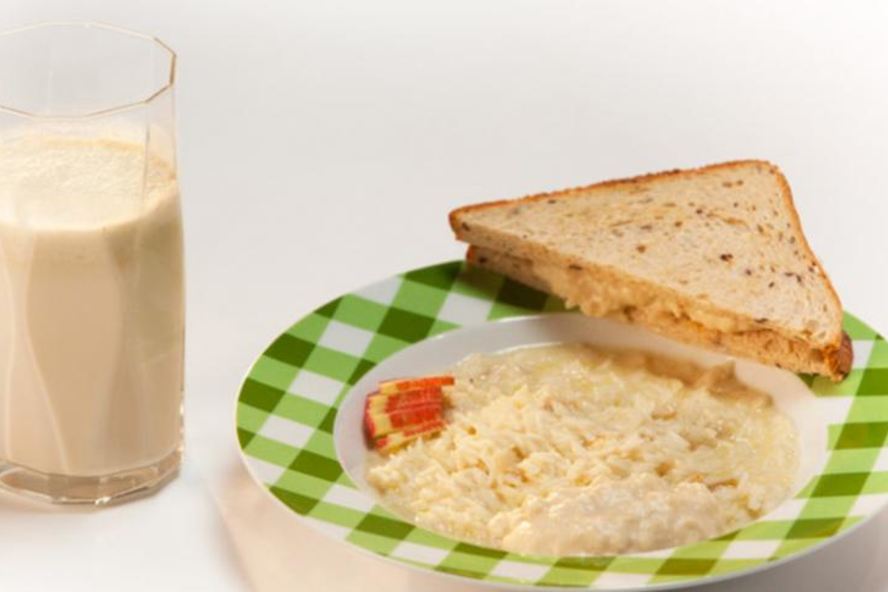 Рецепт рисовой каши с ревенем и тосты с кремом из ревеня