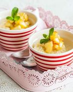 Рисовая каша с ванилью и яблоками