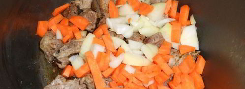 рисовая каша со свининой и овощами в мультиварке. Шаг 3