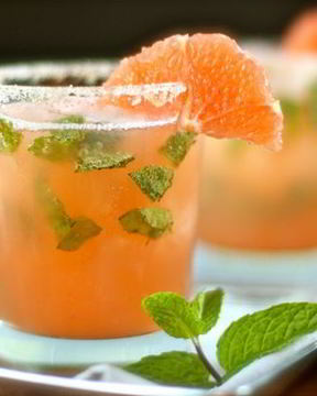 Быстрый грейпфрутово-мятный коктейль