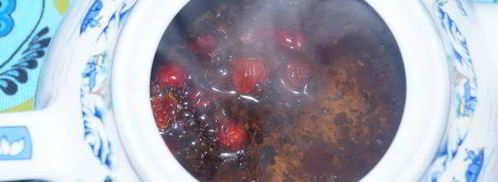 витаминный чай с клюквой и шиповником. Шаг 4