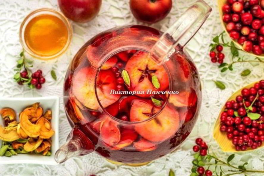 Рецепт яблочного чая с брусникой, клюквой и кардамоном