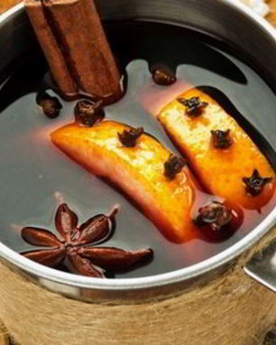 Глинтвейн с анисом и фруктами