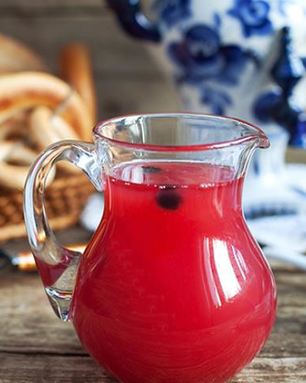 Кисель из вишни, клубники и черноплодной рябины в мультиварке