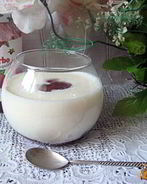Молочный кисель с клубничным конфитюром