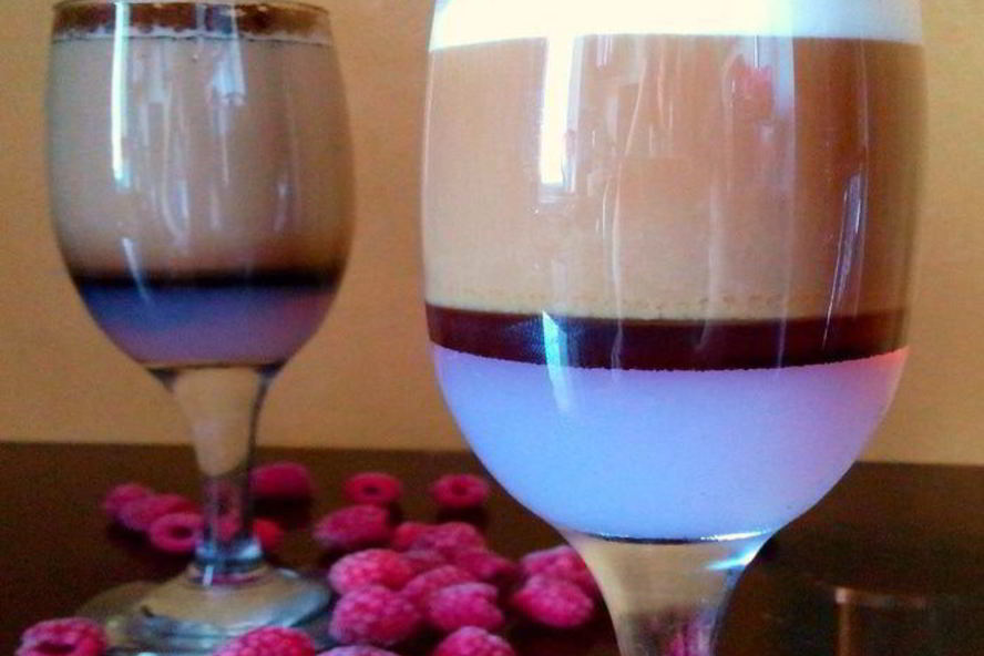 Рецепт кофе по-венски малиновый поцелуй