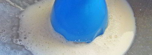 кофе с молоком и яичным ликером. Шаг 6