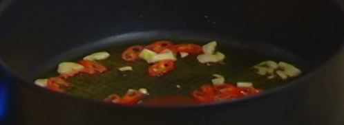 спагетти с копченой форелью и джином. Шаг 5