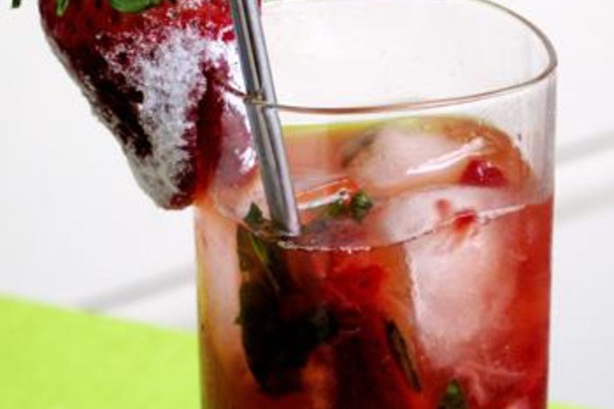 Рецепт весеннего клубничного коктейля