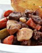 Говядина с вином и овощами