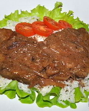 Говяжья печень с вином и луком