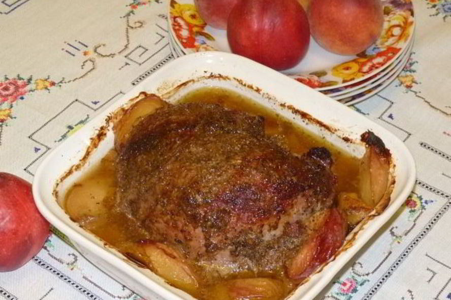 Рецепт запеченной телятины с вином и персиками