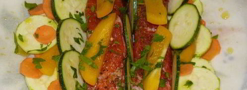 запеченная в кармашках форель с вином и овощами. Шаг 6