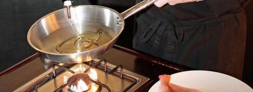 морская рыба фламбе с виски и грушей. Шаг 6