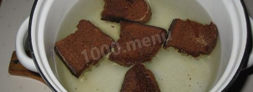 домашний простой окрошечный квас с изюмом. Шаг 6