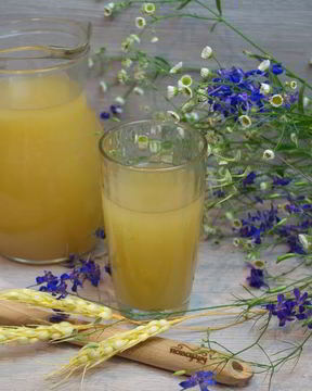 Квас из дрожжей и сахара