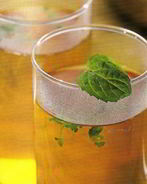 Квас из виноградных листьев