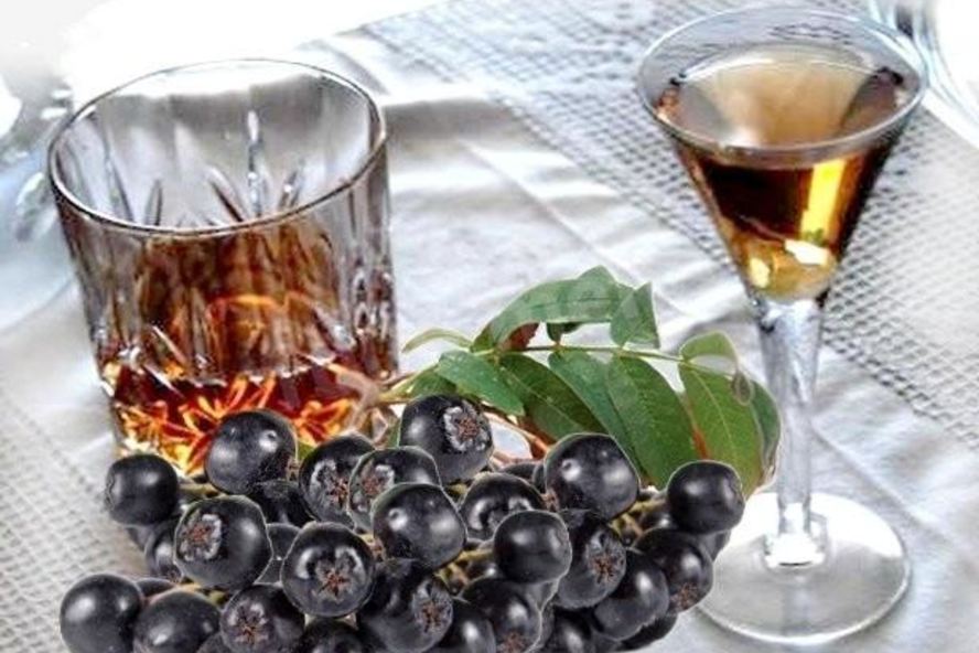 Рецепт ликера из черноплодной рябины