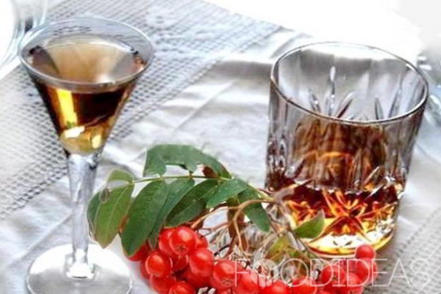 Рецепт ликера из красной рябины