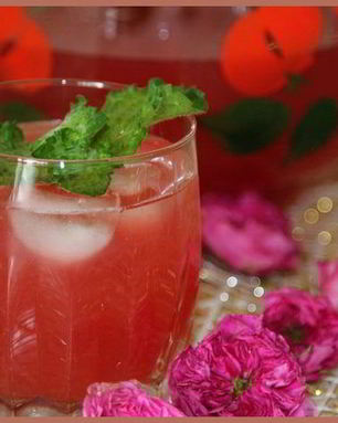 Легкий освежающий лимонад из чайной розы и мяты