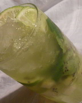 Мохито с киви и яблоком