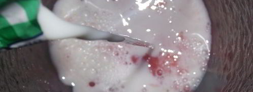 бананово-клубничный молочный коктейль. Шаг 4