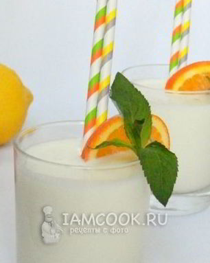 Коктейль из молока с ананасовым соком