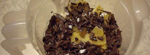 коктейль молочный с кусочками фруктов и шоколада. Шаг 15