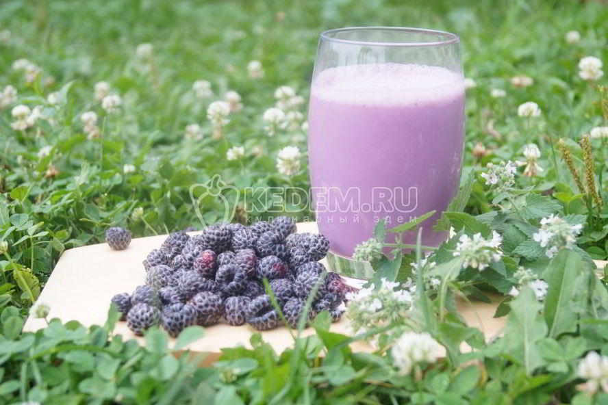 Рецепт молочно-ежевичного коктейль чудо